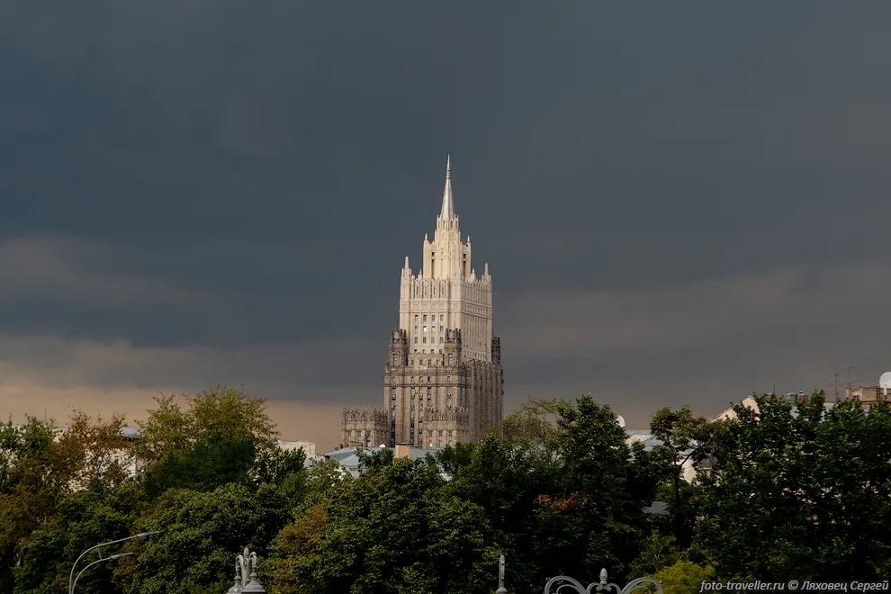 Верхушка сталинской высотки
