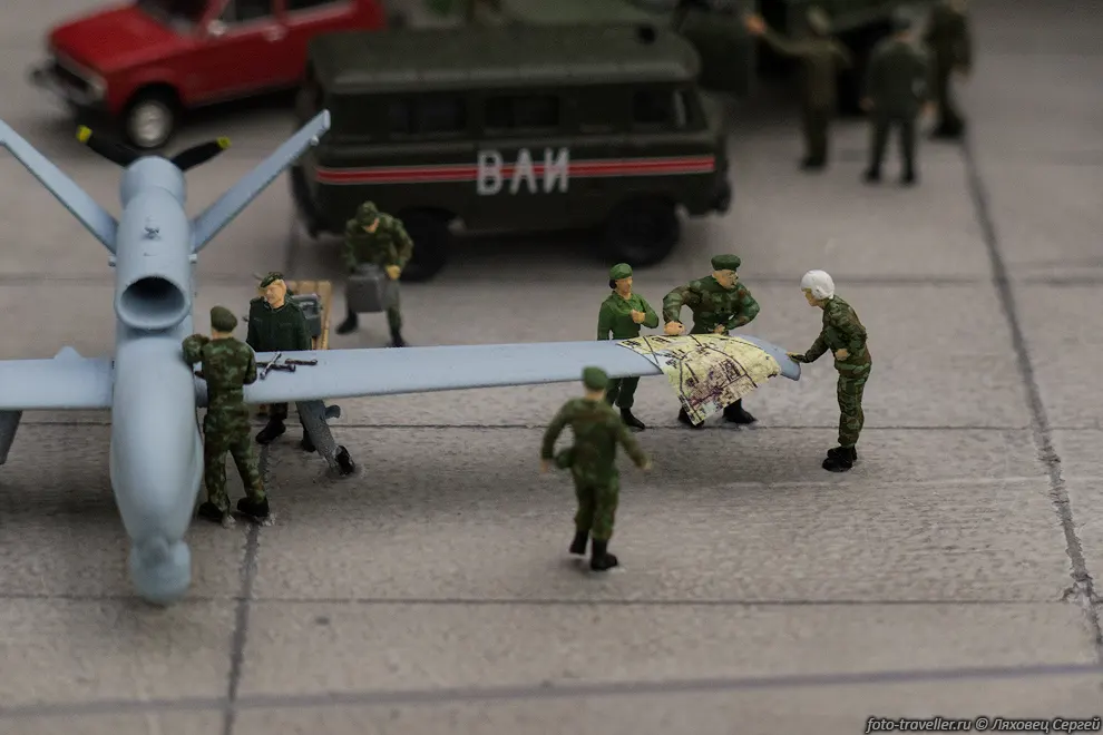 Военные возле беспилотника
