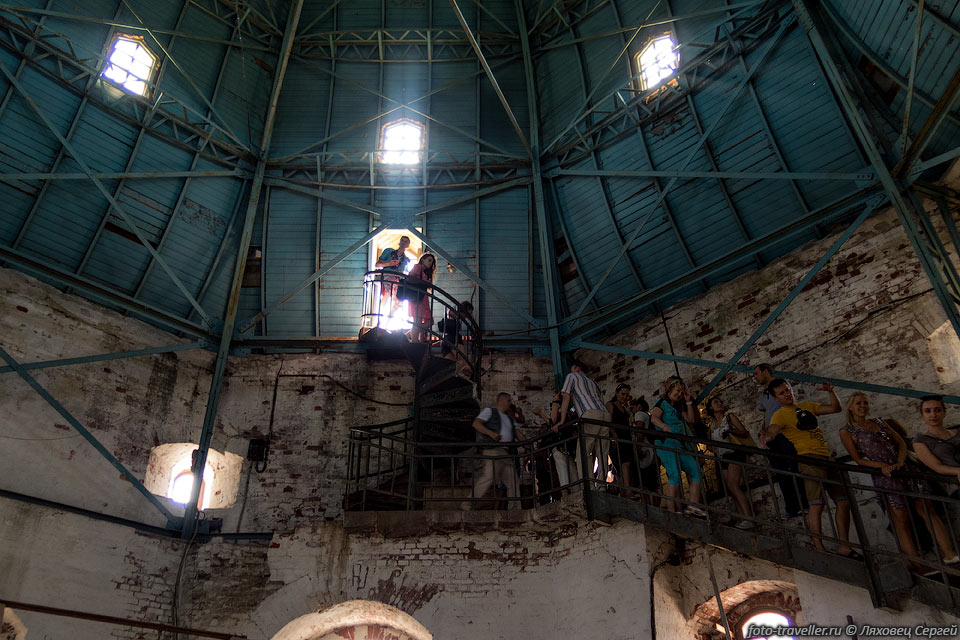Внутри обзорной башни - Башни Святого Олафа.
Лестница очень узкая.