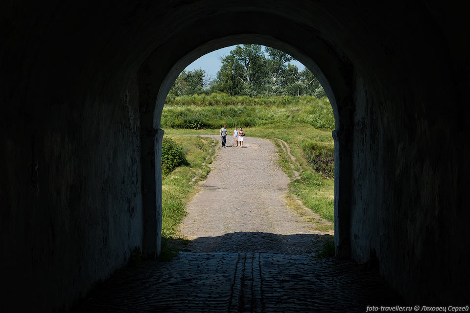 Анненские укрепления - фортификационные сооружения в городе Выборге,

построенные в основном в середине 18 века