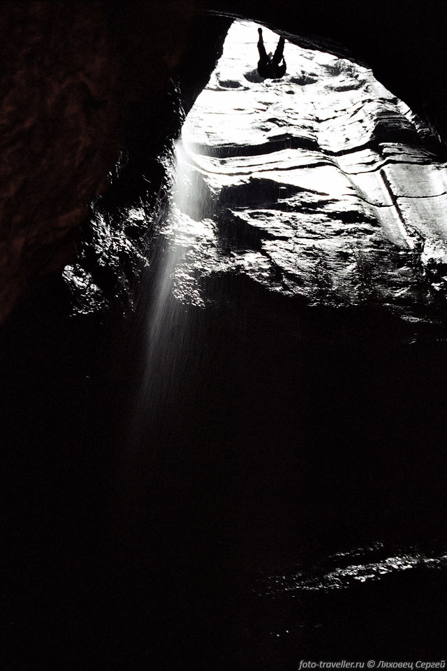 Входной колодец пещеры Сумган