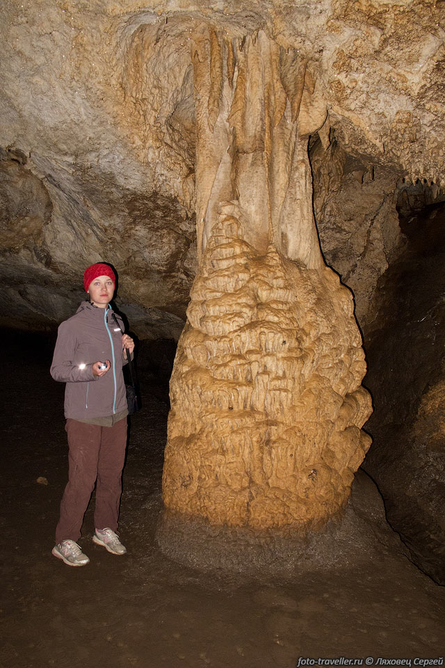 Липска пещера - когда-то даже как то была оборудованна, но толи 
не доделана, толи заброшена