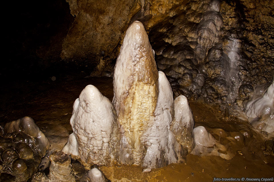 В Черногории имеется порядка 10000 пещер