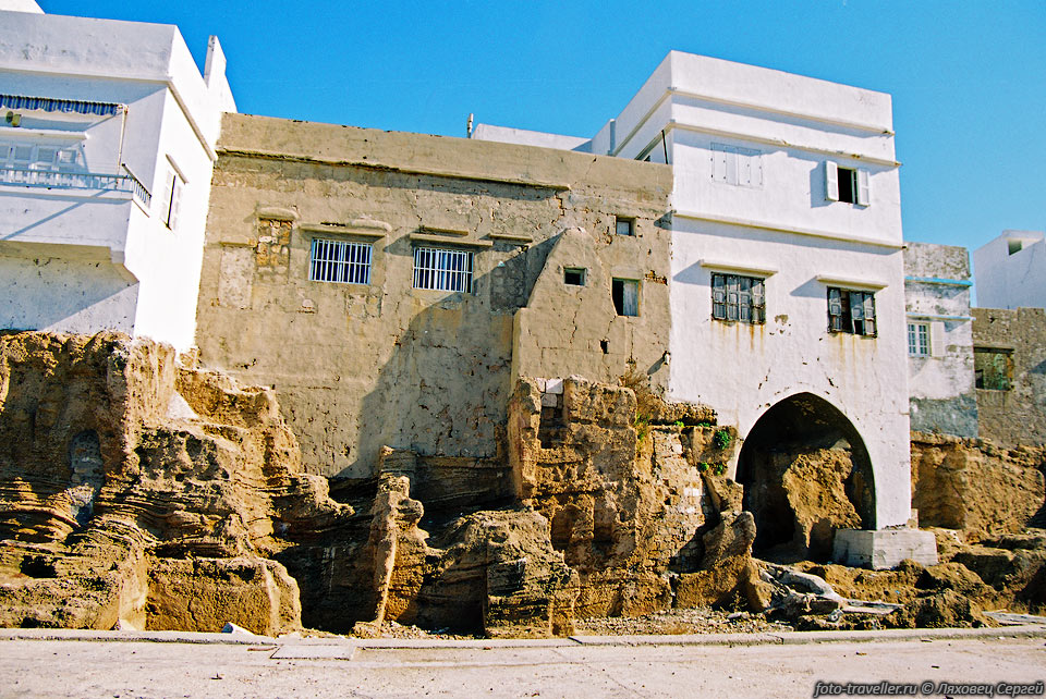 Здания на острове Арвад живописно вплетаются в фундамент из ракушечника