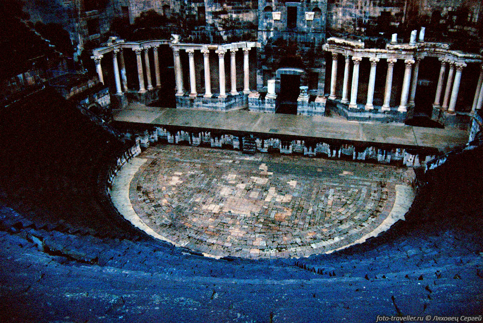 Римский амфитеатр-крепость в Босре (Bosra).