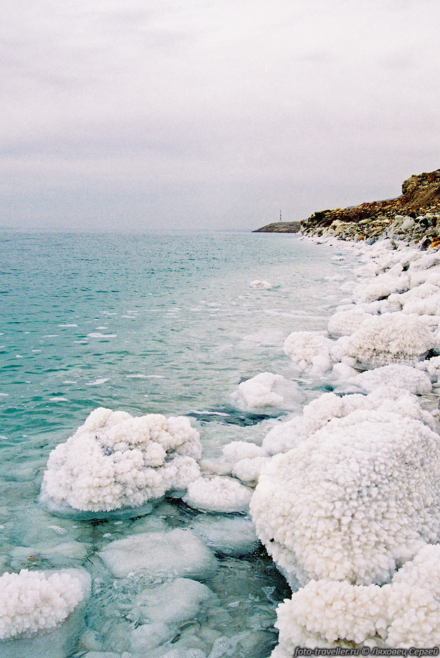 На Мертвом море насчитывается 330 солнечных дней в году, но в 
это количество мы не попали. Количество осадков незначительно, количество жесткого 
ультрафиолетового излучения минимально, среднегодовая температура 22-24°С. Воздух 
сухой, насыщенный ионами йода, брома и др.