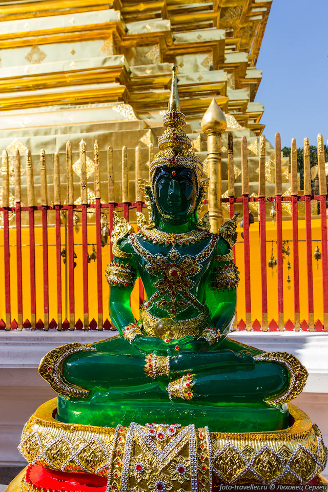 Статуи Будды берутся в аренду у тех, кто их сделал.
Изображение Будды считается священным, и его нельзя выразить в деньгах и соответственно 
нельзя продавать.
В современном Таиланде за деньги конечно все покупается.
