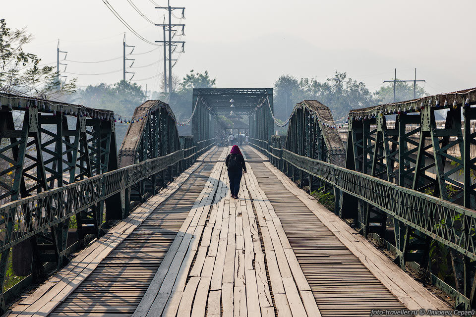 Мемориальный мост (Memorial Bridge) на дороге 1095.
Расположен в 9 км от Пая по дороге в Чианг Май.
Мост был первоначально построен японскими солдатами во время Второй мировой войны.