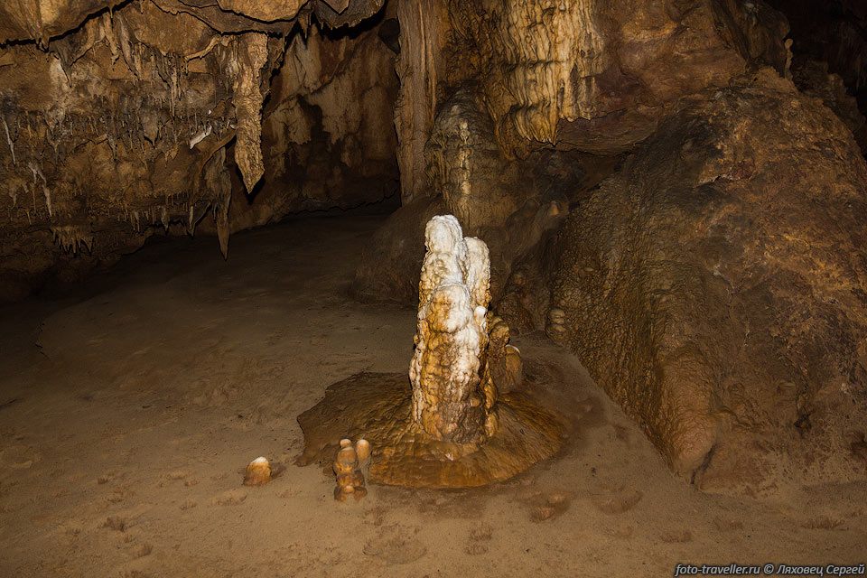 Красоты в пещере Мае Лана