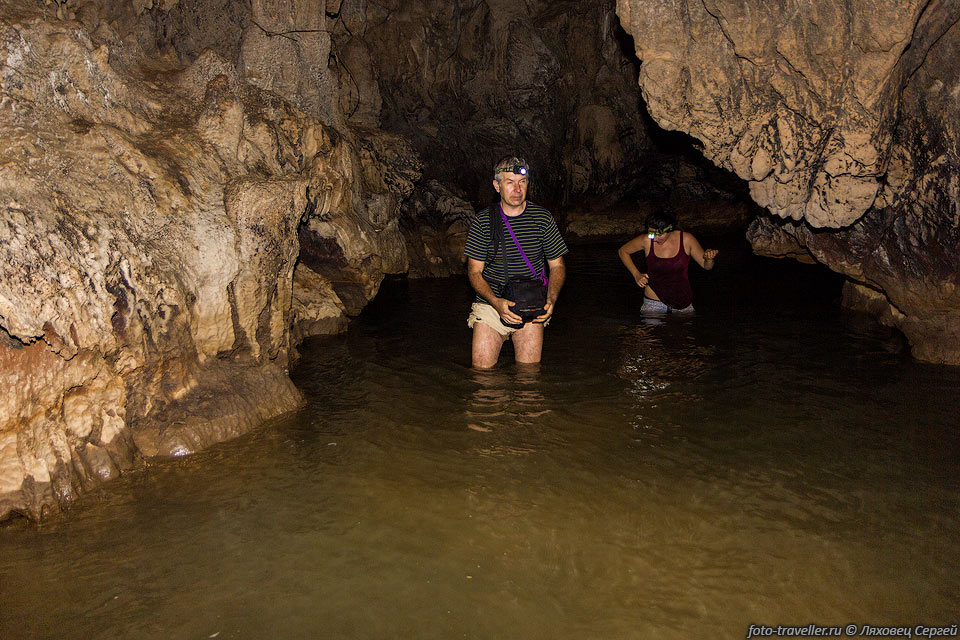 Одно из самых глубоких мест в пещере находится недалеко от входа