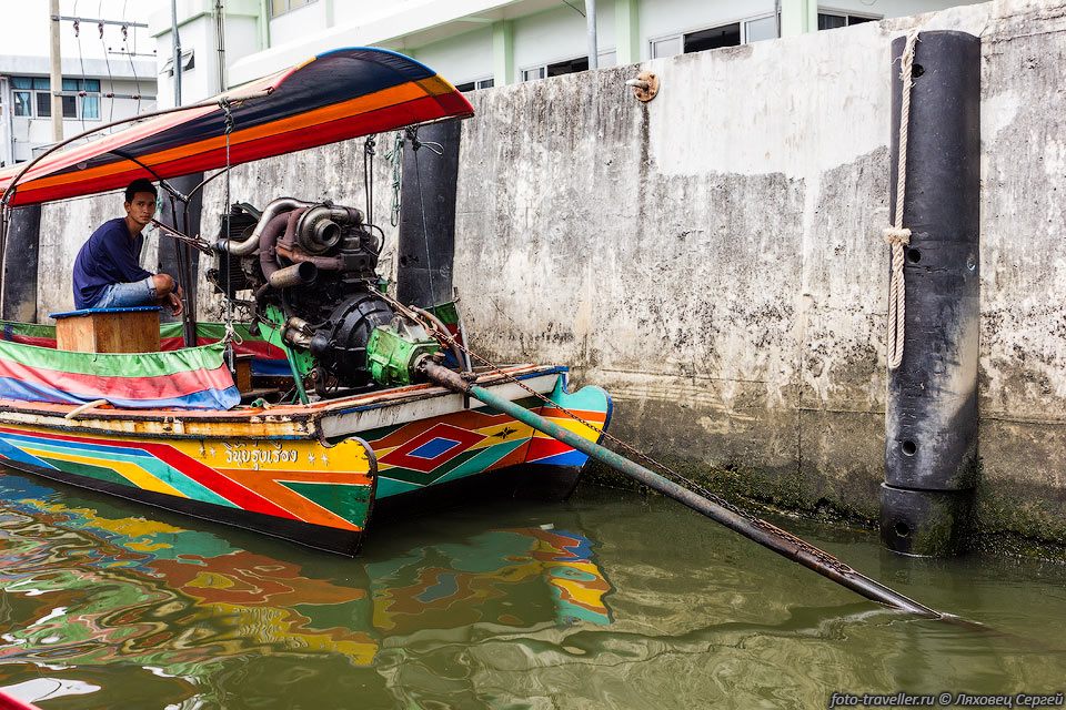 Тайская длиннохвостая лодка (Longtail boat, Ruea Hang Yao, Рыа 
Ханг Йао).