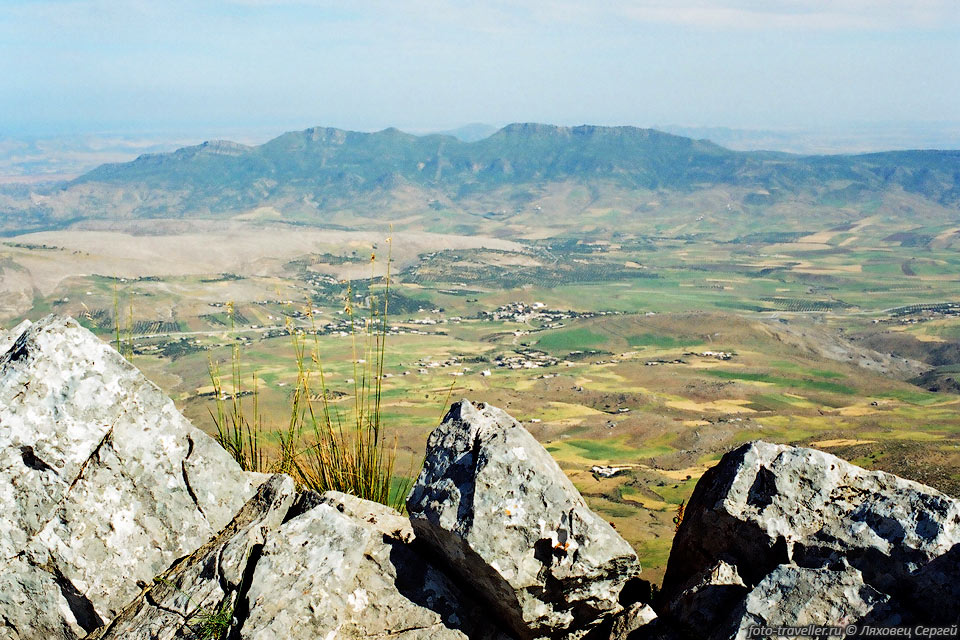 Вид с отрога горы Джебель-Загуа