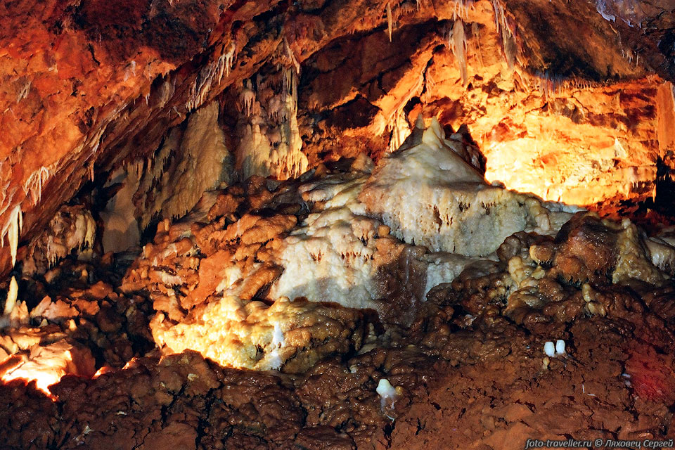 Гидротермальный зал с безумными натеками