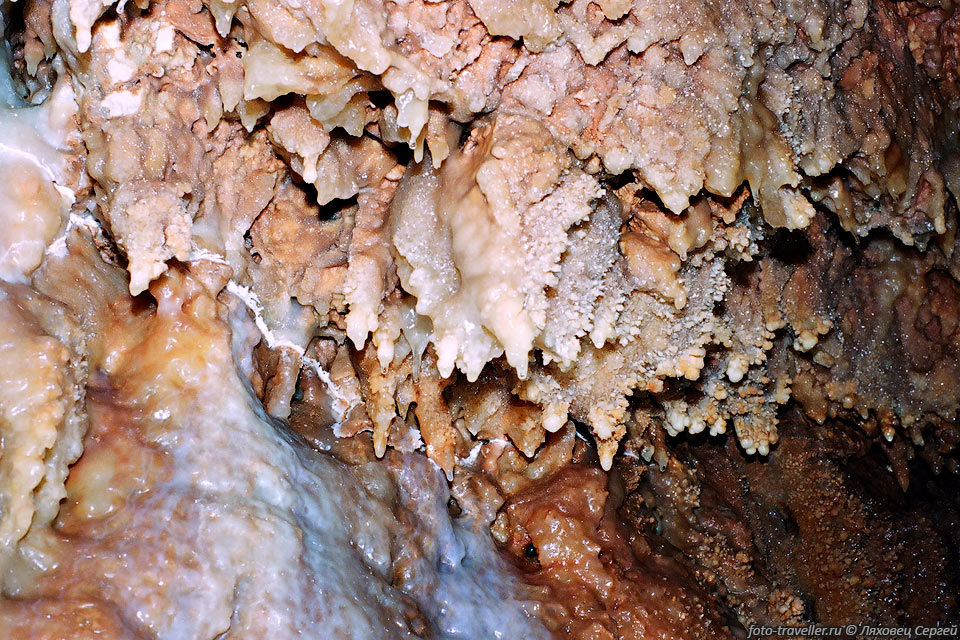 Стенка в пещере Кузгун