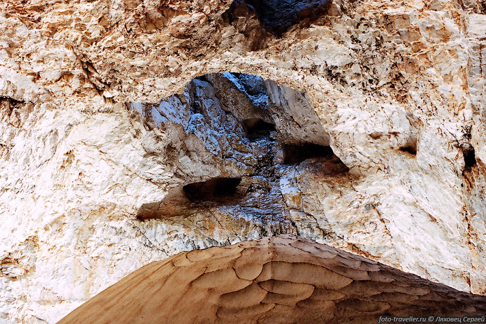 Потолок в пещере Биг Мара