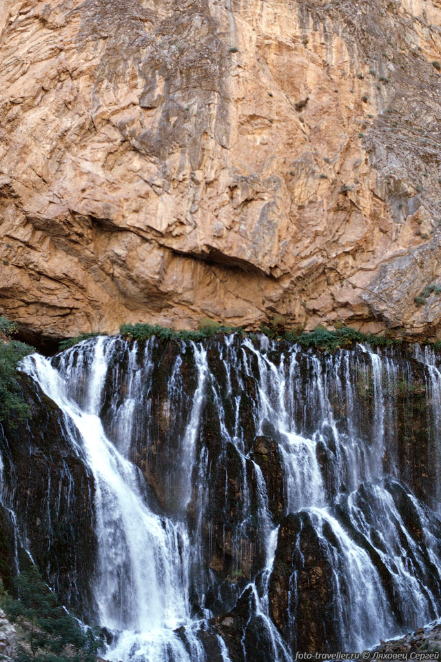 Один из водопадов Капуз-Баши - самый широкий