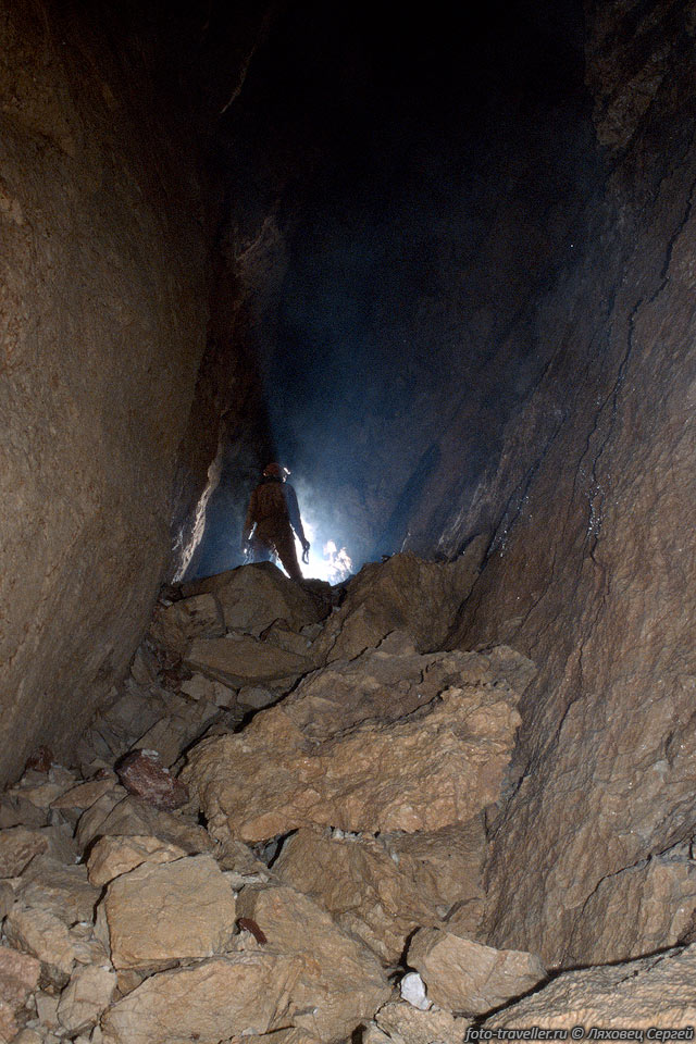 Зал в пещере Кузгун. Сразу после первопрохождения. 
Глубина -1100 м.