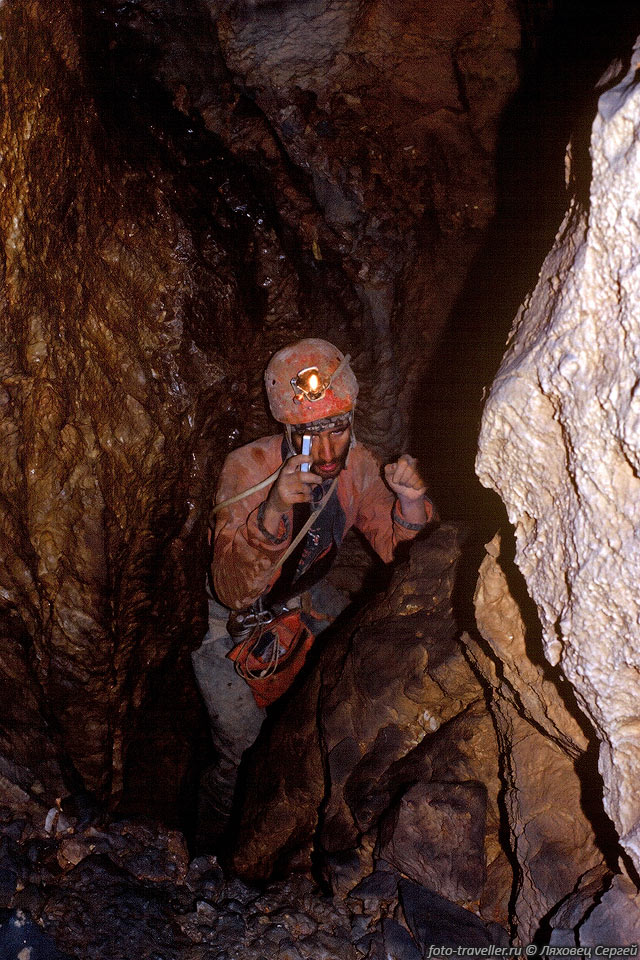 Протяженность пещеры Кузгун теперь составляет 4890 м, 
а вот глубина осталась прежняя -1400 м. 