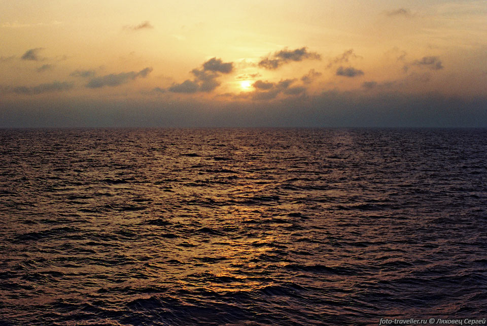 Солнце в море