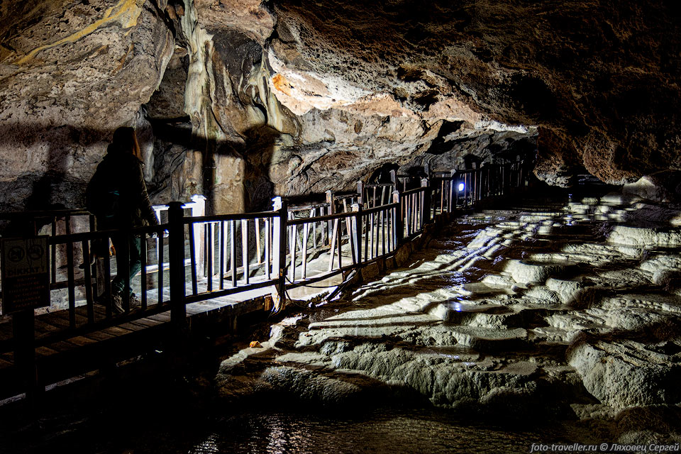 По пещере Каклык проложен круговой маршрут по дорожке