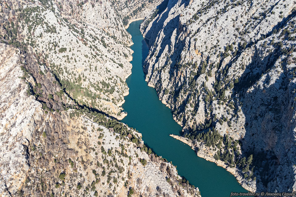 Ущелье затопленное водой - часть Зеленого каньона в Турции