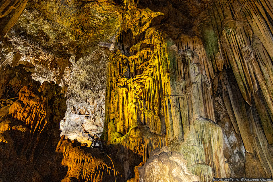 Натеки в пещере Асма в Турции