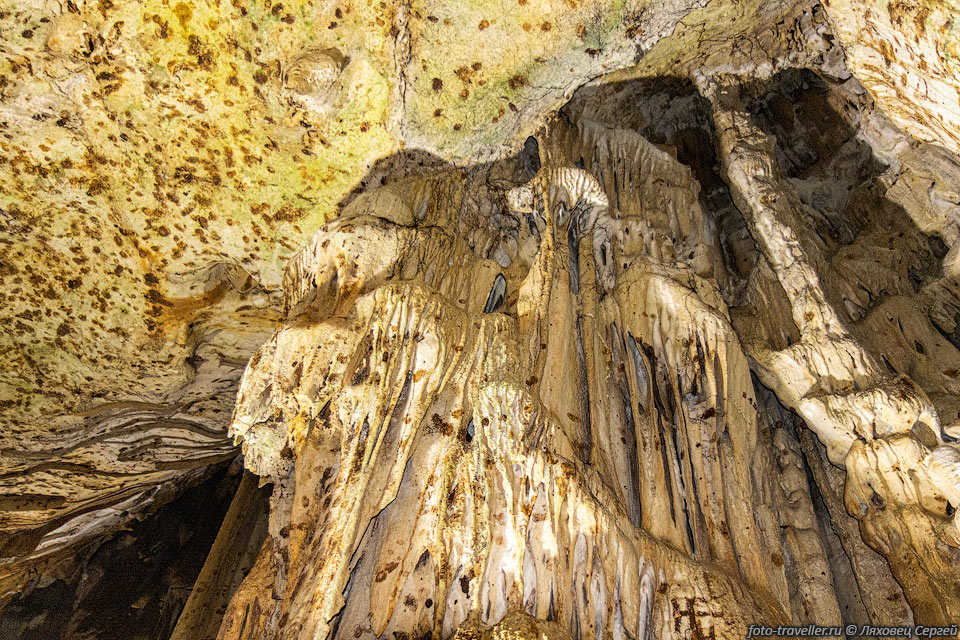 Натеки в пещере Асма в Турции