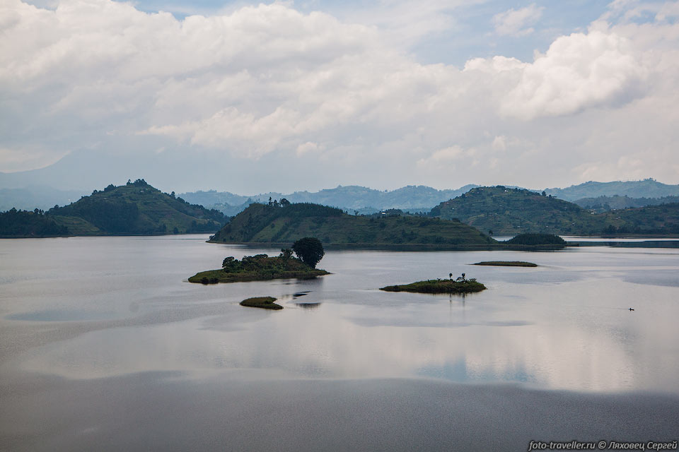 На озере Мутанда есть несколько красивых островов
