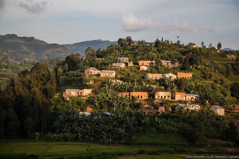 Руанда - бедная аграрная страна с очень высокой плотностью населения.