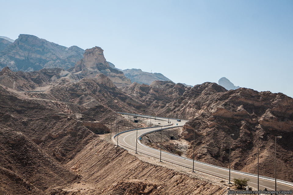 Гора Джебель Хафит (Jebel Hafeet) расположена на юге ОАЭ, в окрестностях 
города Аль-Айн (эмират Абу-Даби), 
возле границы с государством Оманом. Высота горы Джебель Хафит - 1163 метра. 
Это вторая по высоте гора ОАЭ, она уступает горе Джебель Йибир (Jabal Yibir) с высотой 
1527 метров.