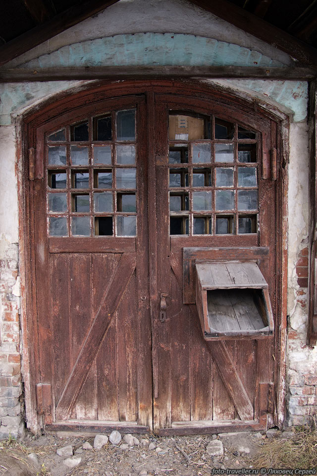 Древняя дверь