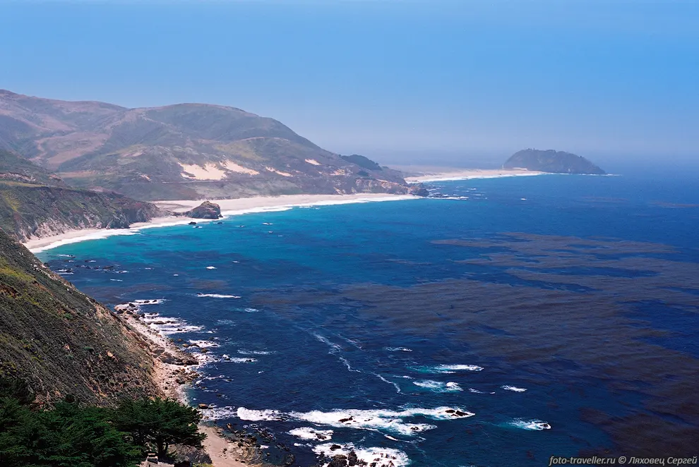Участок побережья на карте обозначен как Big Sur - Большой Сюрреализм