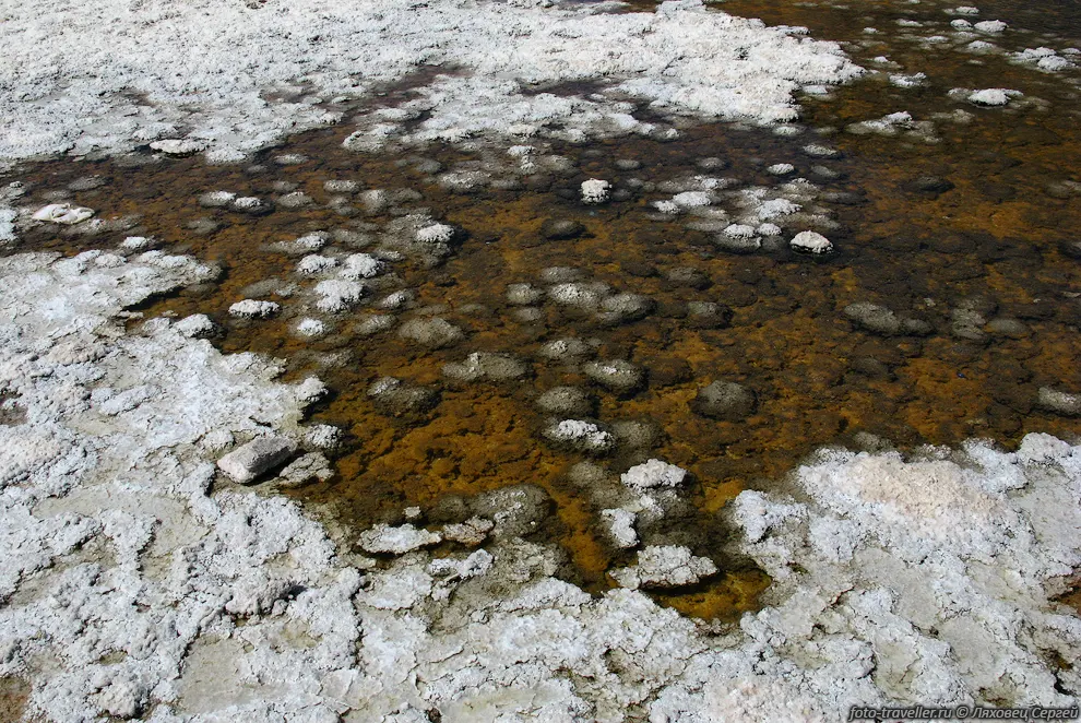 Бэдуотер (Badwater), расположена
вторая по глубине наземная точка в западном полушарии - 86 м ниже уровня моря.