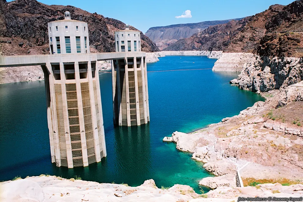 
Плотина Гувера (Hoover Dam) и водохранилище Мид.