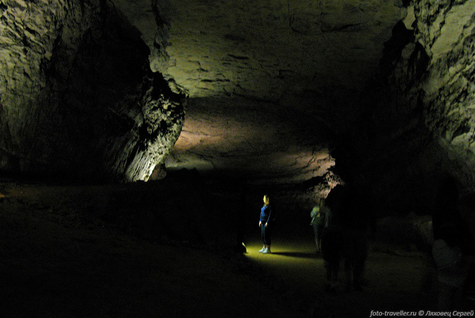 Побывали в легендарной Мамонтовой пещере, являющейся самой длиннейшей 
в мире - ее длинна на данный момент свыше 600 км