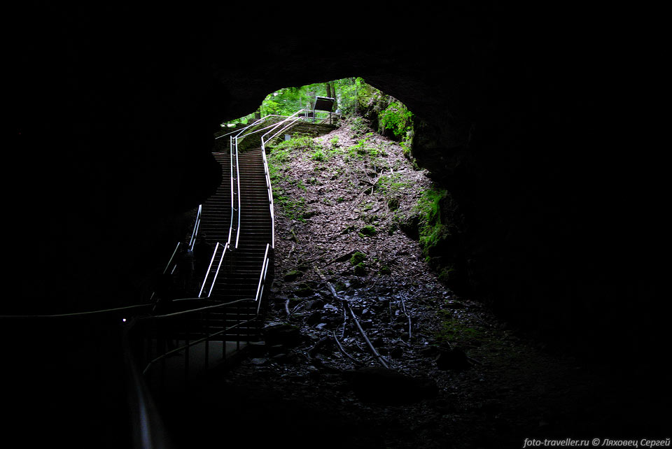 Исторический вход в Мамонтову пещеру.