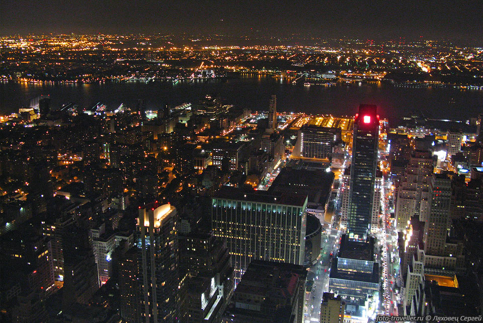 Вид с 86 этажа Эмпайр-стейт-билдинг (Empire 
State Building).