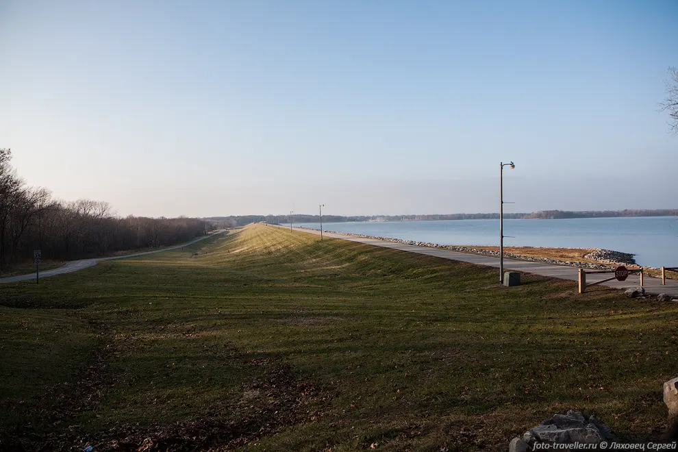 Дамба.
Парк South Shore State Park.