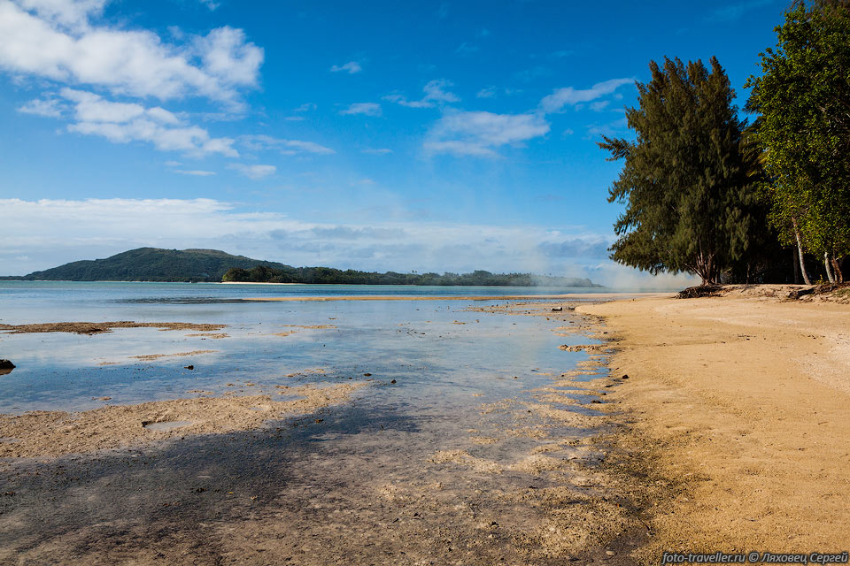 Остров Эфате был заселён примерно 2500 лет назад жителями Соломоновых 
островов. 
