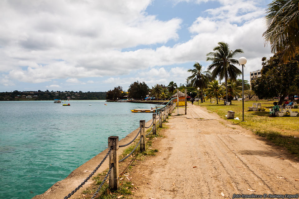 Порт Вила (Port Vila) - крупнейший город и столица республики 
Вануату. 